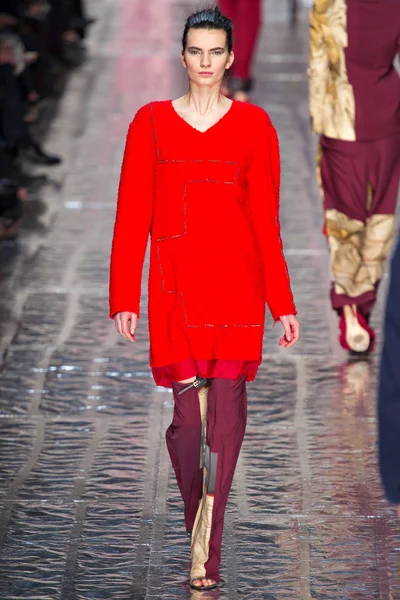 Look 19